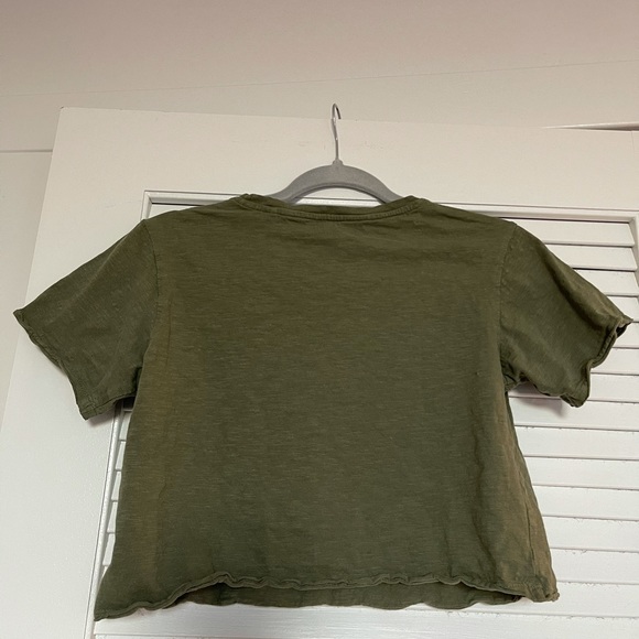 Guess cropped t shirt in Green, size S, excellent condition - Picture 4 of 5